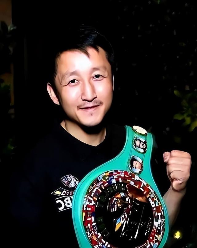 里子面子都没了！赔光2亿后	，妻子深夜亲手撕下邹市明最后的体面