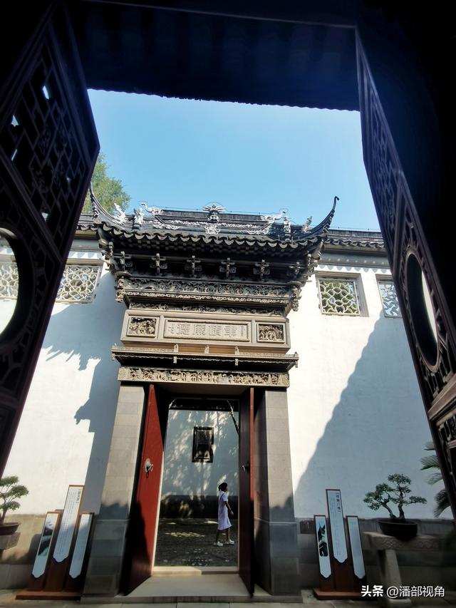 走进苏州东山雕花楼