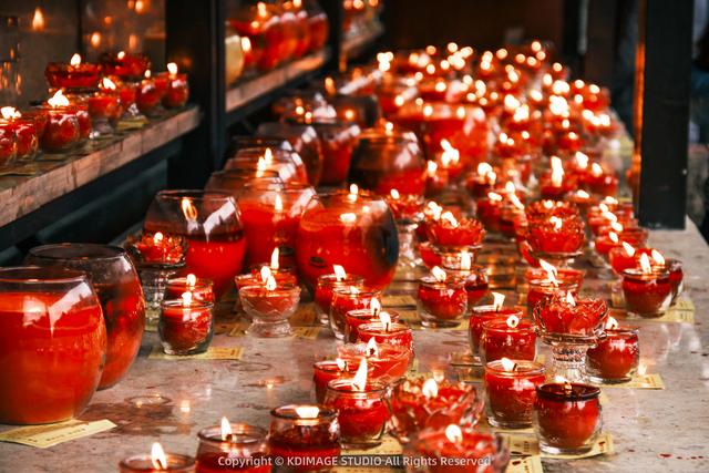 银色世界，雪中禅意：峨眉山的冬天美成了佛国仙境