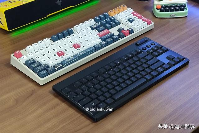轻薄矮轴，指尖狂飙：雷蛇黑寡妇蜘蛛V4矮轴竞技极速版体验
