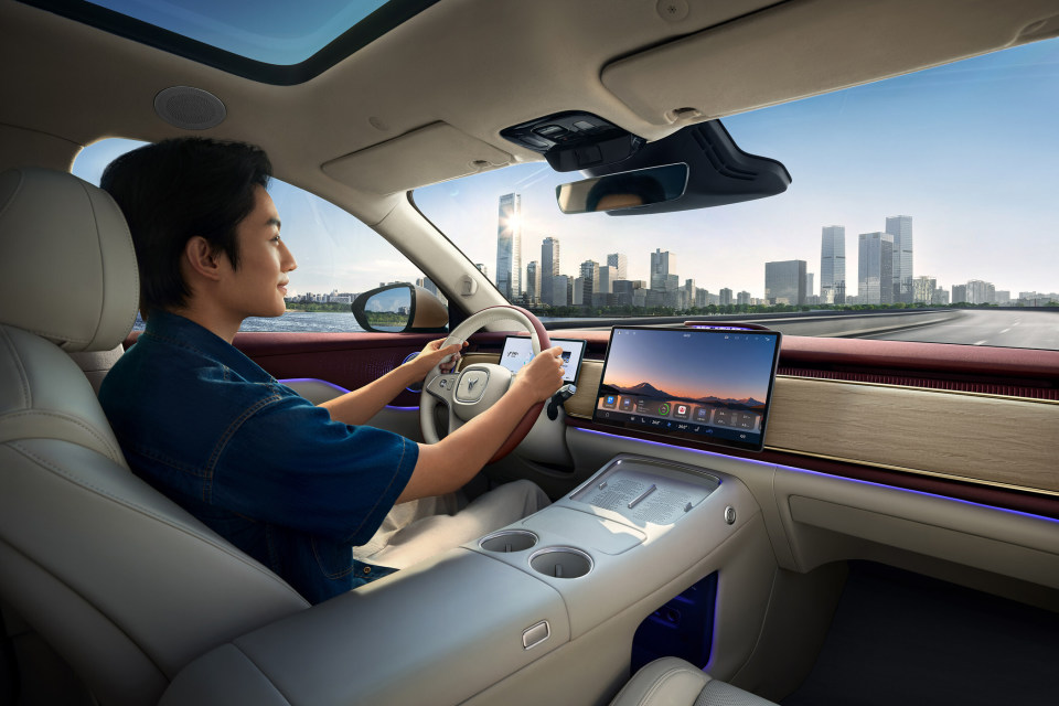 20万真满血华为纯电SUV!全新岚图知音正式上市-锋巢网
