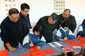 高端媒体看邯郸丨邯郸市复兴区实验中学开展书法进校园活动图片