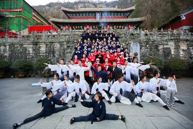 现场 | 金顶祈和愿，紫霄续文脉："世界和平缘"武当宣言响彻仙山