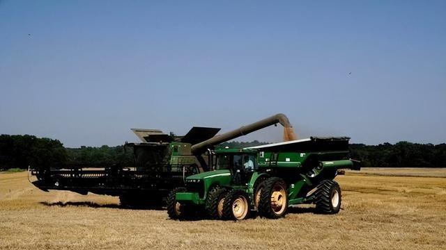 特朗普：只要我在任，无人敢统台，话音刚落，中方划下4条红线？