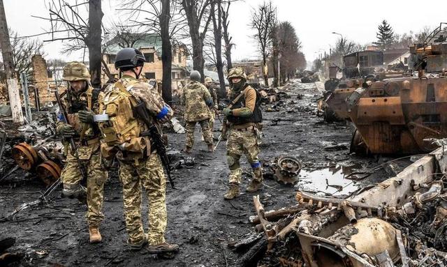 全世界都被普京耍了！打击乌克兰只是个幌子，真正目标已布局4年