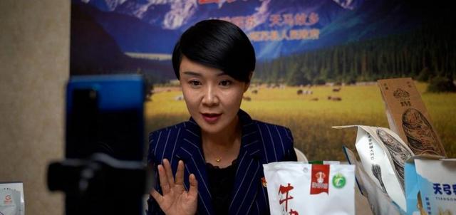 贺娇龙对新疆的贡献有多大？6件事足以说明，她就是人民的好干部