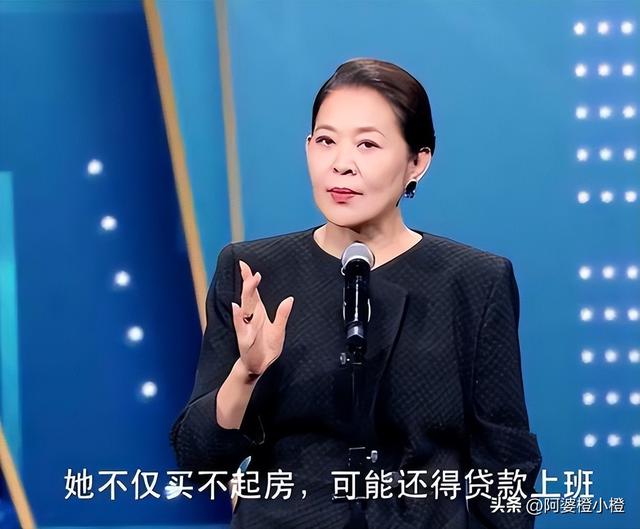 事实证明，48岁“出席阅兵解说”的李梓萌，已经走上了另一条大道