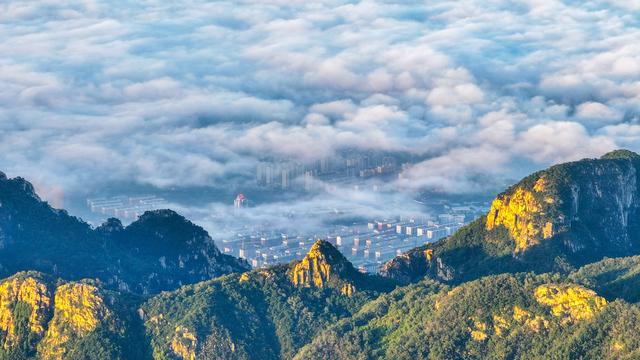 泰山云海之上的天地交响