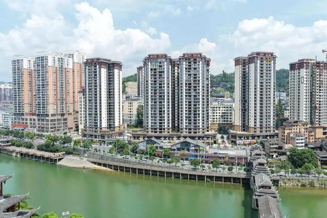 我是山东人刚从湖南株洲回来，实在忍不住想说：对株洲的5点印象