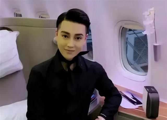 人民日报怒批！炫富、偷税749万	、跑国外，现又来“割内地韭菜”