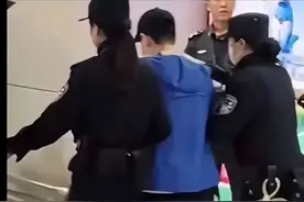 王楚钦被堵进洗手间，孙颖莎被女警护送离开！网友：太窒息图片