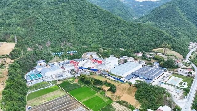 中铁十二局引江补汉“江汉开拓号”TBM月掘进速度创国内纪录