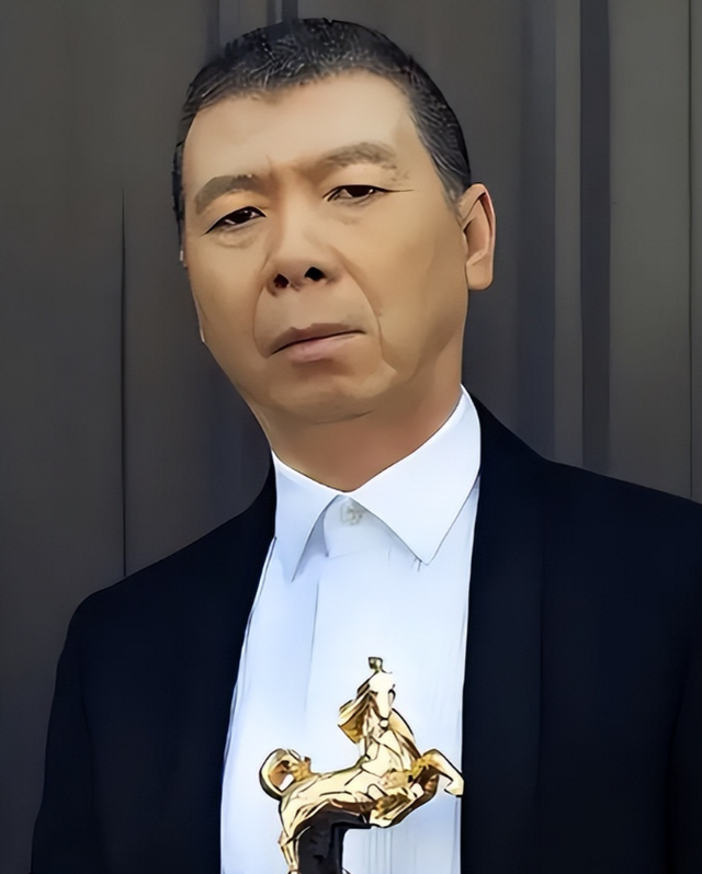 和徐帆离婚传闻真相大白仅2个月，冯小刚近况出，一点都不意外