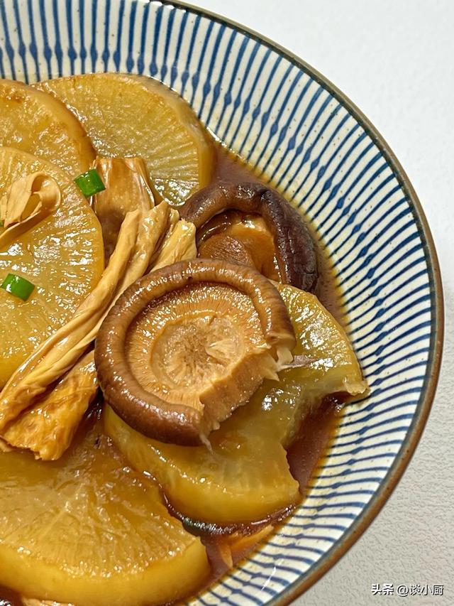 越吃肝越干净的4道菜，排肝毒、降火润肺，睡眠好了，人也精神