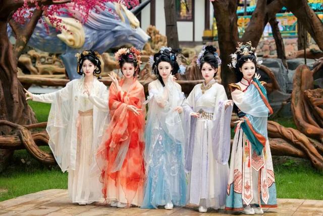 一年狂揽超12亿，三年暴涨15倍，河南出了个“中国迪士尼”