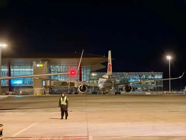 国内机票要涨价,为什么大家都在骂?