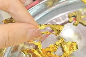 金饰纯度惹争议，两店价差七千元图片