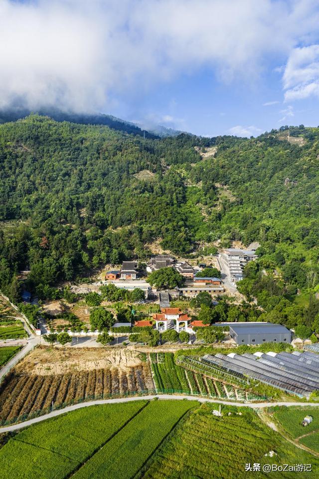 福安狮峰寺，藏在闽东北群峰间的宋韵明构，一殿彩绘惊艳五百年