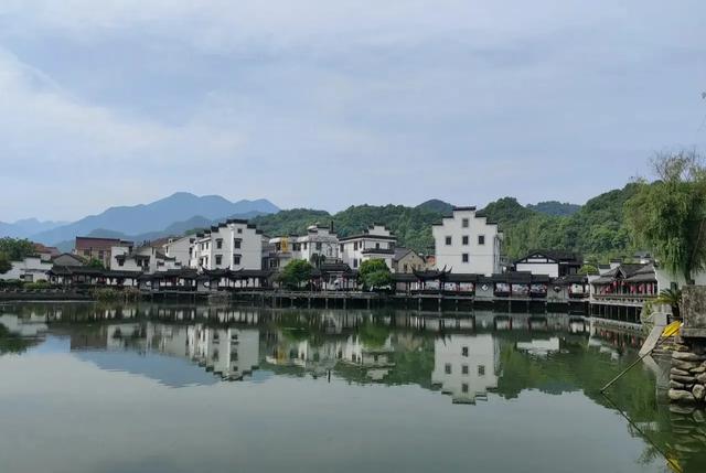 桐庐有个古村，人少景美、不要门票、非常治愈，就像世外桃源