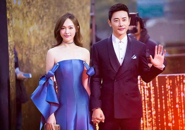 罗晋携任素汐与母亲去祈福