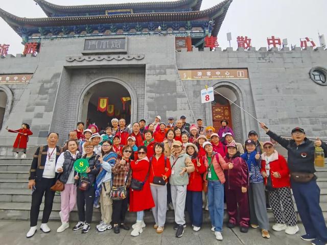 “果香专列”赴金果盛会 “甜蜜之旅”谱产业交响