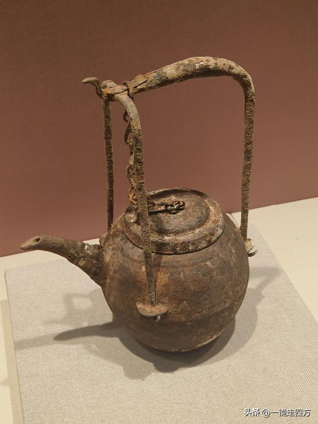 在辽宁省博物馆新馆的一楼特展区，能集中看到不少这里的镇馆之宝