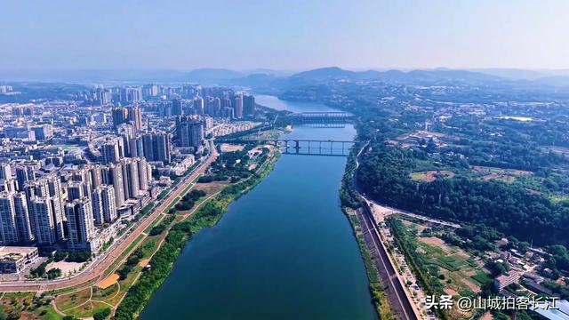 四川失落的传奇城市,以前和成都地位相当,为何如今沦为了普通县