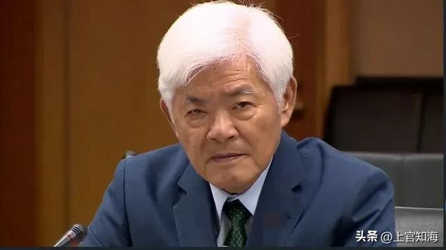一蓝委都罢不了，李进勇出“奥步”，第二个馆长出现，王世坚急了