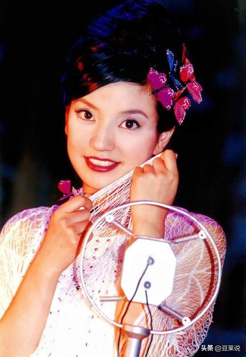 封杀四年，49岁赵薇突传消息，因胃癌去世传闻5个月前就真相大白