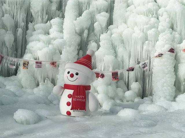 冰雪为媒 文旅赋能 麦积区仙人崖景区第二季“冰雪寻梦”主题活动启幕