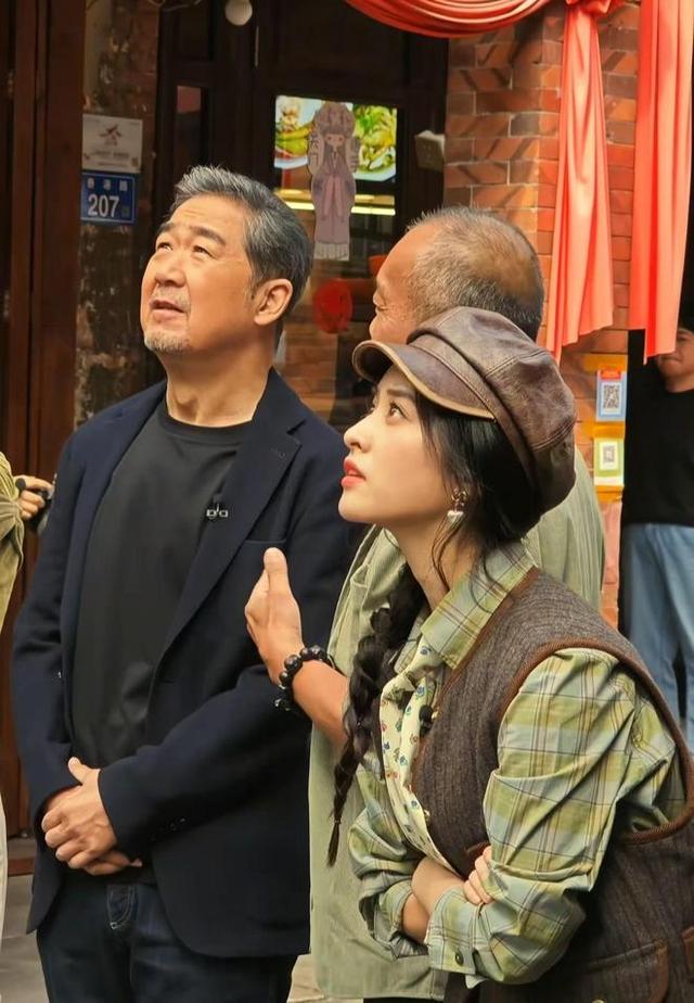 再多钱有什么用？70岁身家过亿的张国立，还是要为43岁儿子操碎心