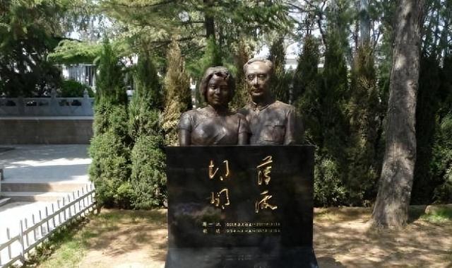 05年薄一波癌症住院，5个月后陷入昏迷，生命最后未留一言半语