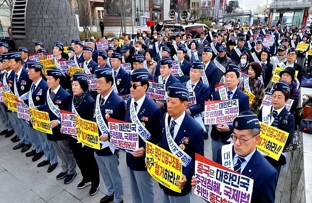 韩国爆发反华集会。李在明却不吭一声，中方直接一句话让韩方失算