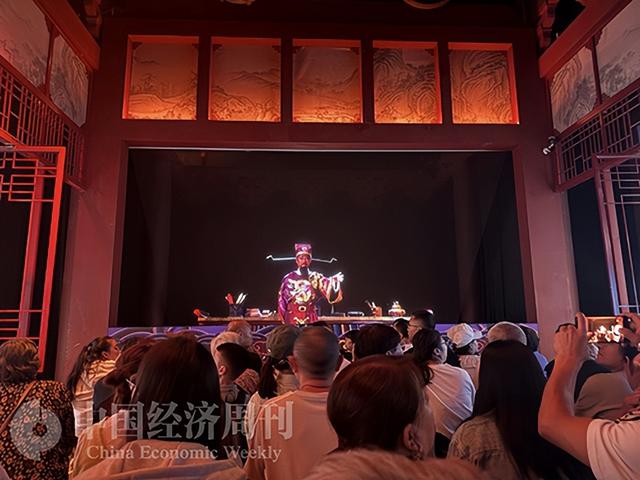 实地探访｜万岁山武侠城百元门票何以换来6亿收入