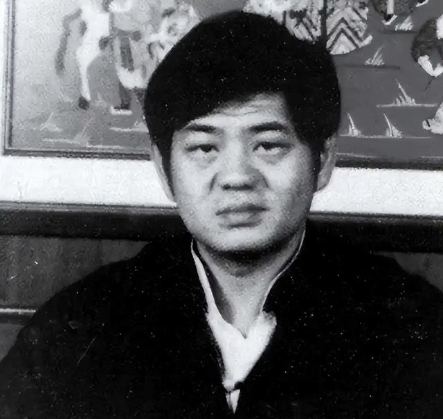 100多位情妇，包养费上亿元	，9女同床却落得个凄凉下场	、人财两空