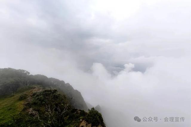 “凉”资源带来旅游“热” 会理龙肘山7月以来迎客超2万人