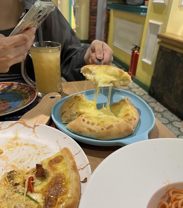 日本游客蜂拥哈尔滨，打着旅游旗号却不逛不吃，究竟为何来呢？