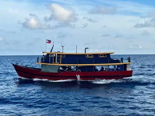 为了给日本撑腰，菲律宾的飞机闯入我国领空，不料掉入了天罗地网