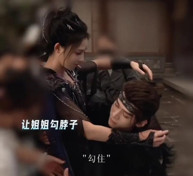 这对姐弟恋…这么甜的吗？我倒看看多好磕？