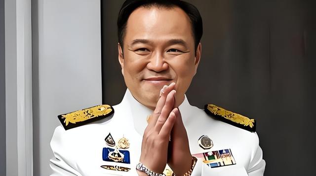 中方发话后，泰国开出停火条件，洪森父子倒向美国，最大输家已定