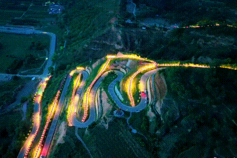 临夏行自驾必走→这条被誉为凤凰山「最美弯道」国庆秋色正美！