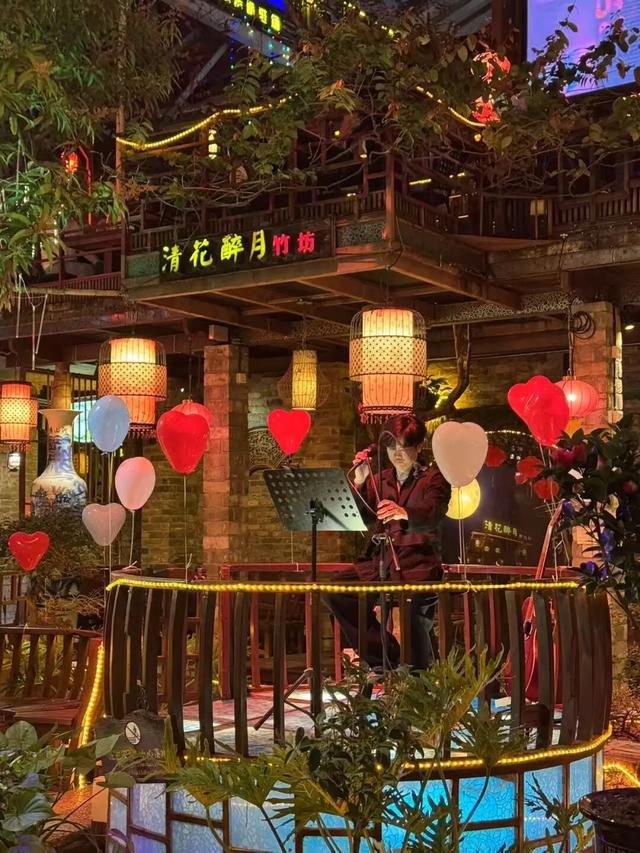 东莞有个宝藏地！下坝坊的24小时，从静谧古村到流光幻境