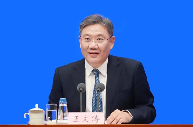 中美刚坐上桌，美商务部长退出谈判，我国高层反对，不准脱钩断链