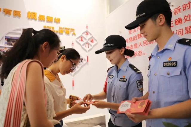 人心安 八闽大地“警”色美