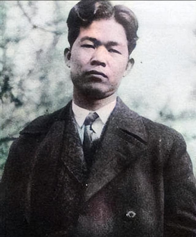 蒋介石临终前告诉蒋经国：我这一生只敬佩一人，畏惧两人!