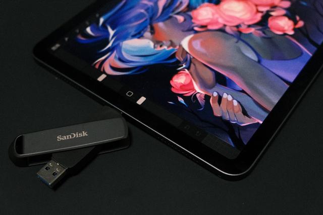 速度均为1000MB/s、容量可达2TB，还能接手机平板！新一代U盘解读
