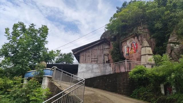 重庆北碚有一座濒临消失的古寨，寨主竟曾是美国总统罗斯福的同学