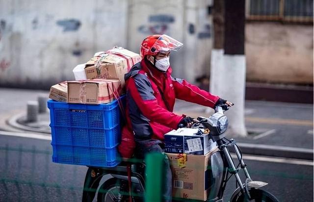 月薪过万却招不到人？三大行业陷入“用工荒”，年轻人为啥不愿干