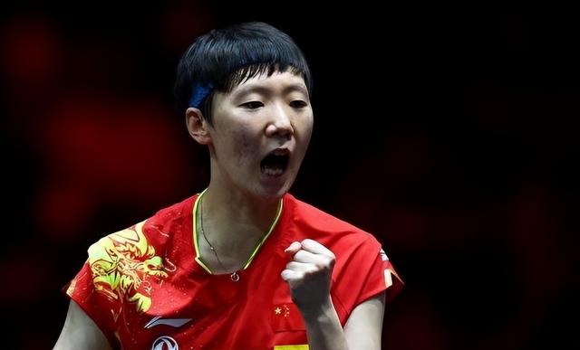 王曼昱获得双冠军才两天，饭圈就来了 她和孙颖莎一个举动破除流言