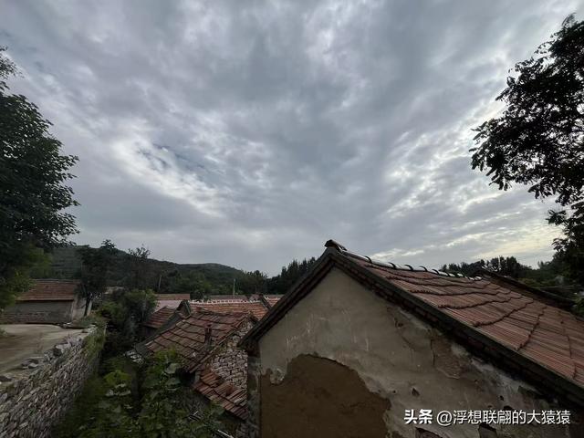 莱芜苗庄有一座隐在山坳里的古村：陡峪